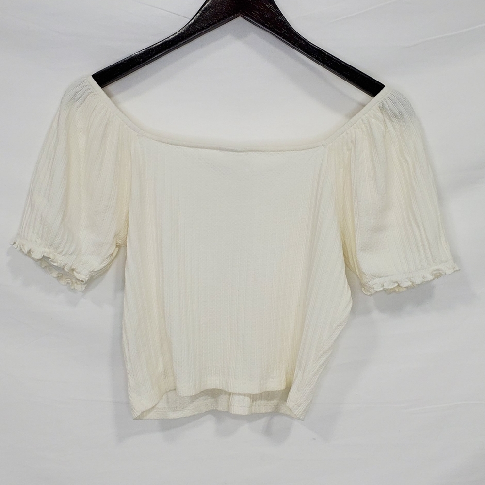 Abound Cropped Blouse - Picture 2 of 4